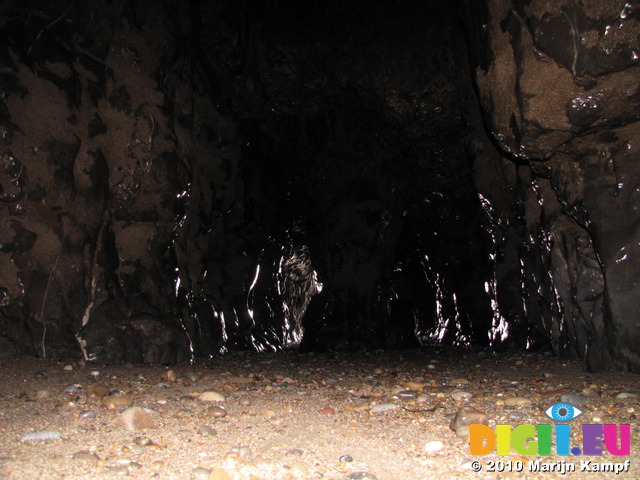 SX13920 Glistening cave walls